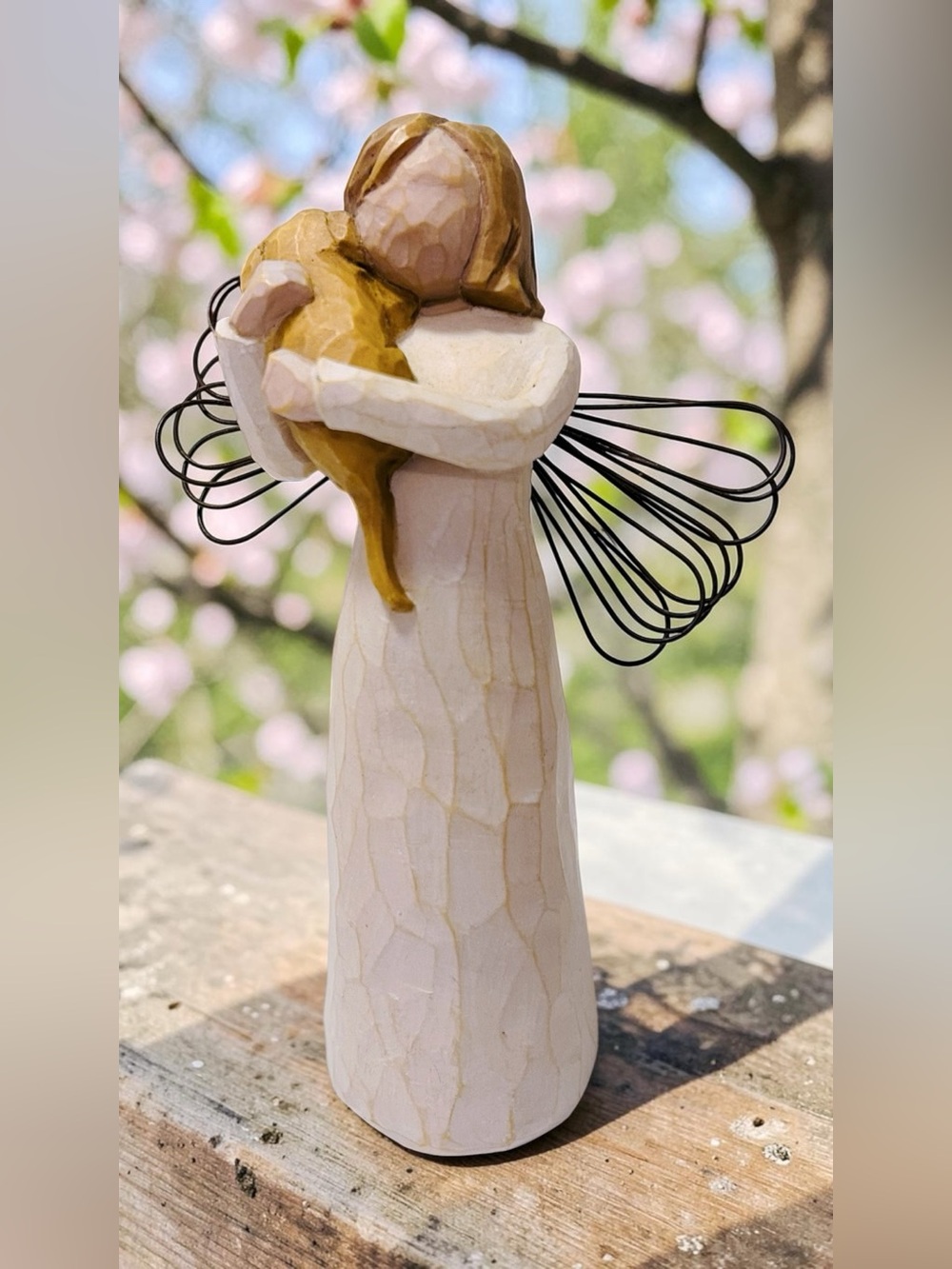 “ Angel of Friendship “ Willow Tree Figurine by Susan Lordi